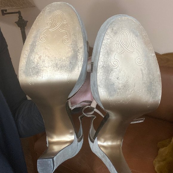 Tahari Size 6 1/2 Gray and Bronze Velvet Stacked Heels - Picture 4 of 4